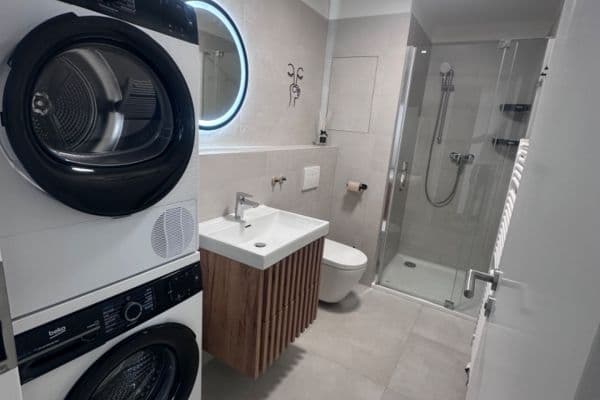 Pronájem bytu 2+kk 40 m², Jižní náměstí, Brno, Jihomoravský kraj Pronájem bytu 2+kk 40 m², Jižní náměstí, Brno, Jihomoravský kraj