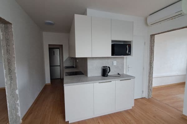 Pronájem bytu 3+1 72 m², Tuklatská, Praha Pronájem bytu 3+1 72 m², Tuklatská, Praha