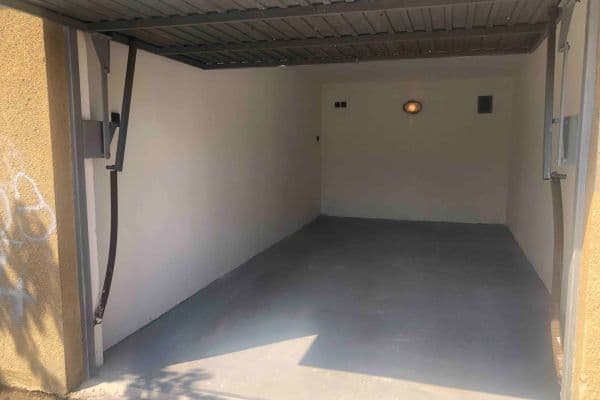 Prodej garáže 18 m², V Úžlabině, Praha Prodej garáže 18 m², V Úžlabině, Praha