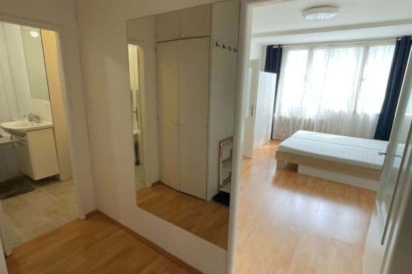 Prodej bytu 1+1 39 m², Hurbanova, Praha Prodej bytu 1+1 39 m², Hurbanova, Praha