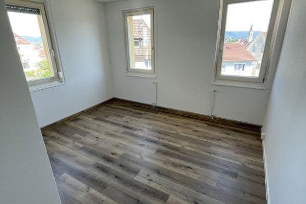 Pronájem bytu 3+1 70 m², Tuttlingen Pronájem bytu 3+1 70 m², Tuttlingen