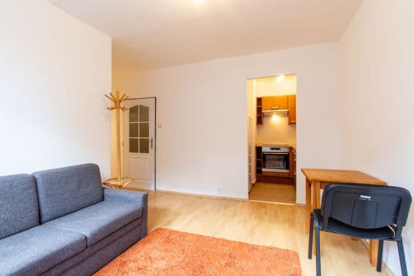 Pronájem bytu 2+kk 35 m², Hlivická, Praha Pronájem bytu 2+kk 35 m², Hlivická, Praha