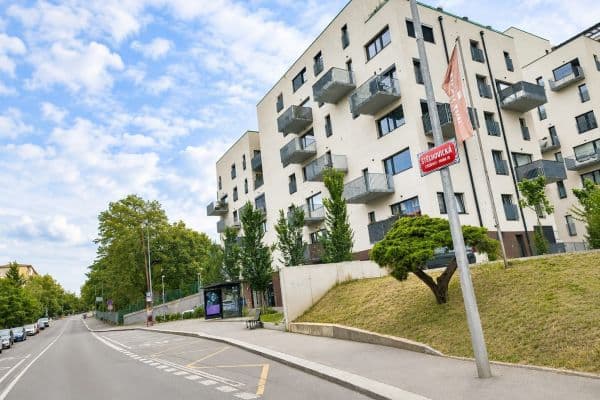 Pronájem bytu 1+kk 39 m², Štěchovická, Praha Pronájem bytu 1+kk 39 m², Štěchovická, Praha