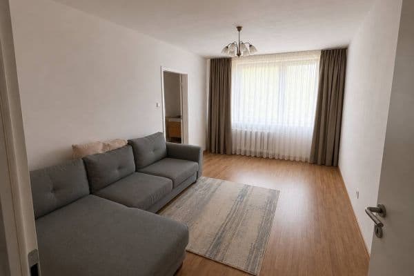 Pronájem bytu 3+1 76 m², Pod Strání, Praha Pronájem bytu 3+1 76 m², Pod Strání, Praha