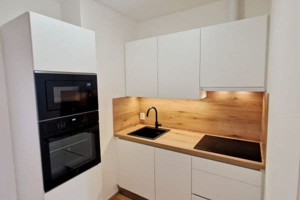 Pronájem bytu 2+1 47 m², Milíčova, Praha Pronájem bytu 2+1 47 m², Milíčova, Praha
