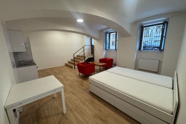 Pronájem bytu 1+kk 44 m², Rubešova, Praha Pronájem bytu 1+kk 44 m², Rubešova, Praha