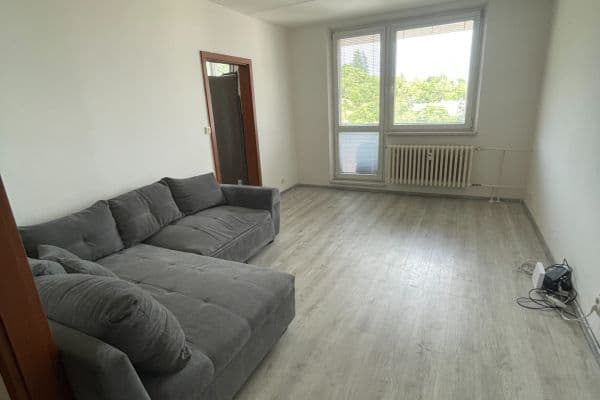 Pronájem bytu 3+1 75 m², Libušino údolí, Brno Pronájem bytu 3+1 75 m², Libušino údolí, Brno
