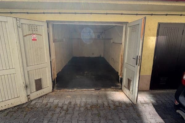Pronájem garáže 14 m², K Lánu, Praha Pronájem garáže 14 m², K Lánu, Praha
