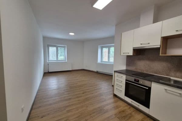 Pronájem bytu 1+kk 28 m², Rostoklaty, Středočeský kraj Pronájem bytu 1+kk 28 m², Rostoklaty, Středočeský kraj