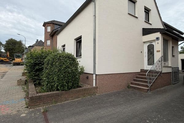 Pronájem domu 168 m², pozemek 400 m², Zülpich-Schwerfen Pronájem domu 168 m², pozemek 400 m², Zülpich-Schwerfen