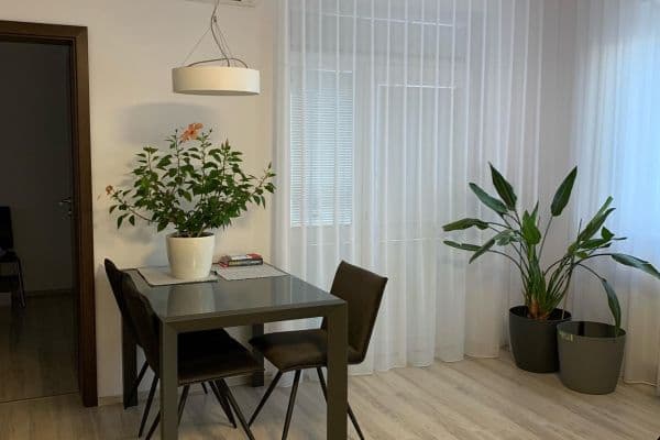 Pronájem bytu 2+1 64 m², Dúbravka Pronájem bytu 2+1 64 m², Dúbravka