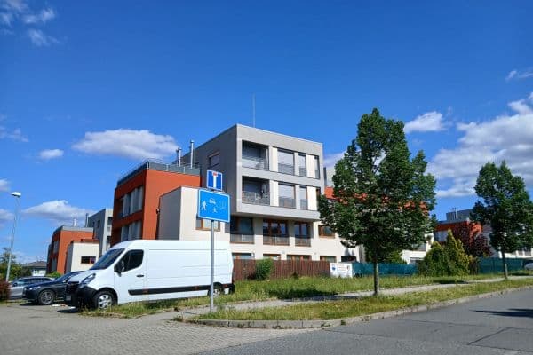 Pronájem bytu 2+kk 51 m², Holubinková, Praha Pronájem bytu 2+kk 51 m², Holubinková, Praha
