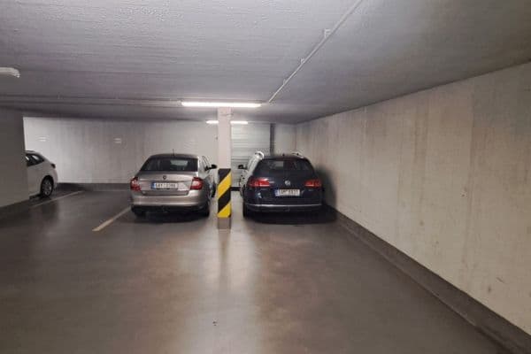 Pronájem garáže 15 m², Divišovská, Praha Pronájem garáže 15 m², Divišovská, Praha