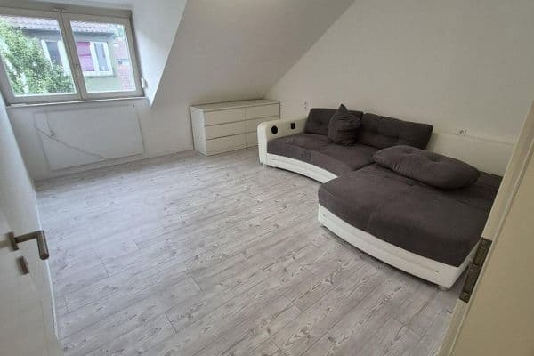 Pronájem bytu 3+1 60 m², Gymnasiumstr. 81, Pforzheim, Bádensko-Württembersko Pronájem bytu 3+1 60 m², Gymnasiumstr. 81, Pforzheim, Bádensko-Württembersko