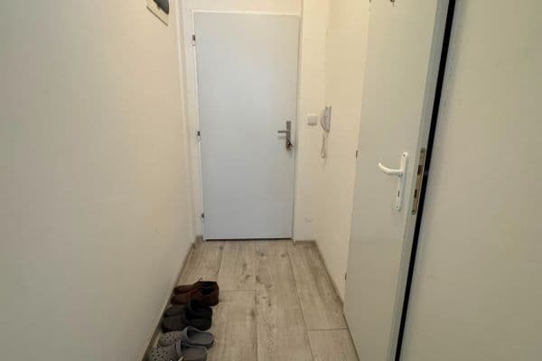 Prodej bytu 1+kk 21 m², náměstí 1. května, Kuřim Prodej bytu 1+kk 21 m², náměstí 1. května, Kuřim