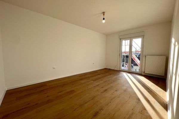 Pronájem bytu 2+1 60 m², Platz der Republik 50a, Wuppertal Pronájem bytu 2+1 60 m², Platz der Republik 50a, Wuppertal