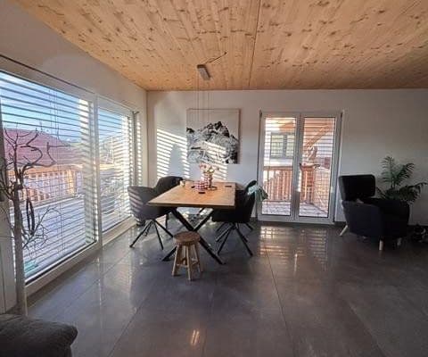 Prodej domu 148 m², pozemek 180 m², Feldkirchen-Westerham, Bavorsko Prodej domu 148 m², pozemek 180 m², Feldkirchen-Westerham, Bavorsko
