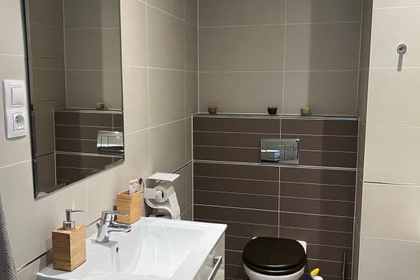 Prodej bytu 2+kk 57 m², Hlučkova, Praha Prodej bytu 2+kk 57 m², Hlučkova, Praha