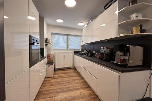 Pronájem bytu 2+kk 85 m², Köln, Severní Porýní-Vestfálsko Pronájem bytu 2+kk 85 m², Köln, Severní Porýní-Vestfálsko