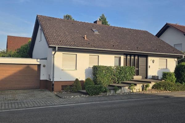 Prodej domu 177 m², pozemek 576 m², Philippsburg Prodej domu 177 m², pozemek 576 m², Philippsburg