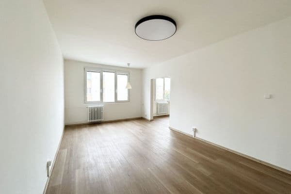 Pronájem bytu 3+1 84 m², Roháčova, Český Brod, Středočeský kraj Pronájem bytu 3+1 84 m², Roháčova, Český Brod, Středočeský kraj