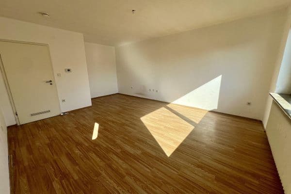 Pronájem bytu 1+1 44 m², Mainstraße 2, Heiligenhaus Pronájem bytu 1+1 44 m², Mainstraße 2, Heiligenhaus