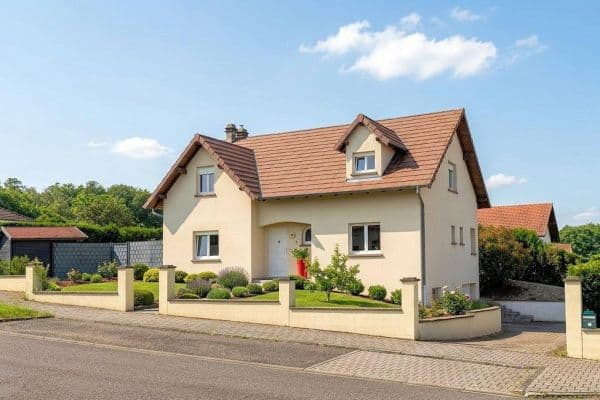 Prodej domu 140 m², pozemek 647 m², Saarbrücken, Země Sársko Prodej domu 140 m², pozemek 647 m², Saarbrücken, Země Sársko