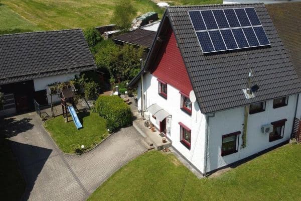 Prodej domu 164 m², pozemek 1.033 m², Am Schürenfeld 11a, Bergneustadt Prodej domu 164 m², pozemek 1.033 m², Am Schürenfeld 11a, Bergneustadt