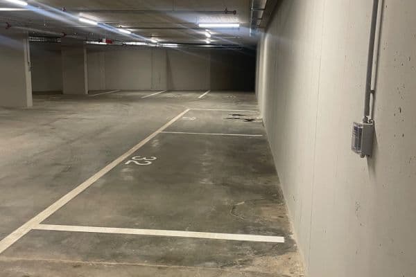 Pronájem garáže 4 m², Krymská, Praha Pronájem garáže 4 m², Krymská, Praha