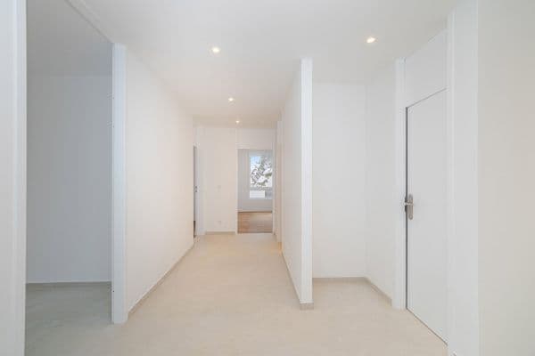 Prodej bytu 3+1 77 m², Tizianstr. 48, Neubiberg bei München, Bavorsko Prodej bytu 3+1 77 m², Tizianstr. 48, Neubiberg bei München, Bavorsko