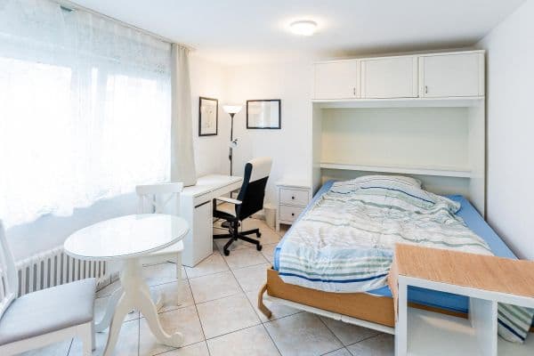 Pronájem bytu 1+1 30 m², Brückenstraße 17, Frankfurt, Hessen Pronájem bytu 1+1 30 m², Brückenstraße 17, Frankfurt, Hessen