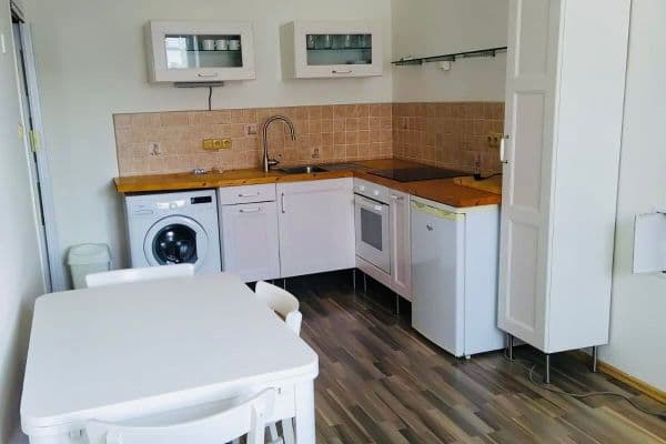 Pronájem bytu 2+kk 43 m², Pod Marjánkou, Praha Pronájem bytu 2+kk 43 m², Pod Marjánkou, Praha