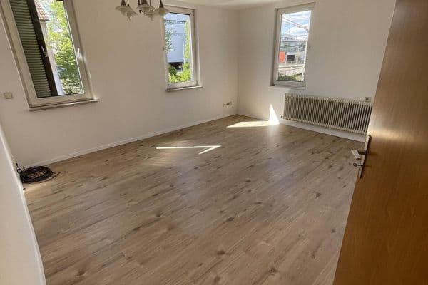 Pronájem bytu 5+1 120 m², Nürtungen Pronájem bytu 5+1 120 m², Nürtungen