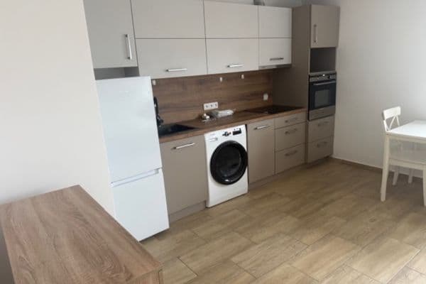 Pronájem bytu Garsoniéra 28 m², Koutníkova, Hradec Králové Pronájem bytu Garsoniéra 28 m², Koutníkova, Hradec Králové