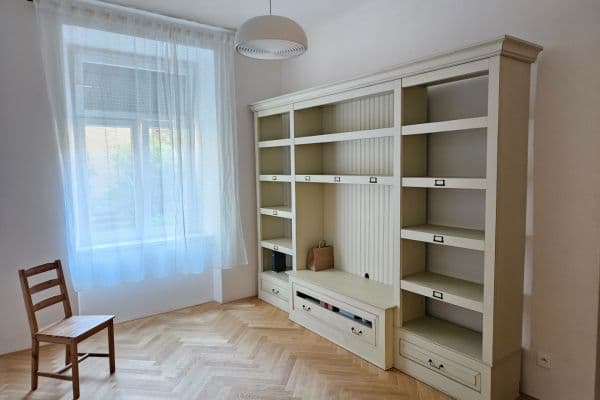 Pronájem bytu 2+kk 40 m², Přístavní, Praha Pronájem bytu 2+kk 40 m², Přístavní, Praha