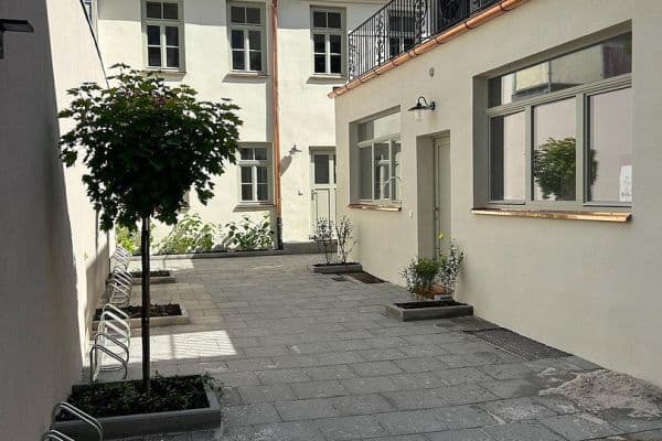 Pronájem bytu 1+1 26 m², Friedrichstraße 32, Erlangen, Bavorsko Pronájem bytu 1+1 26 m², Friedrichstraße 32, Erlangen, Bavorsko