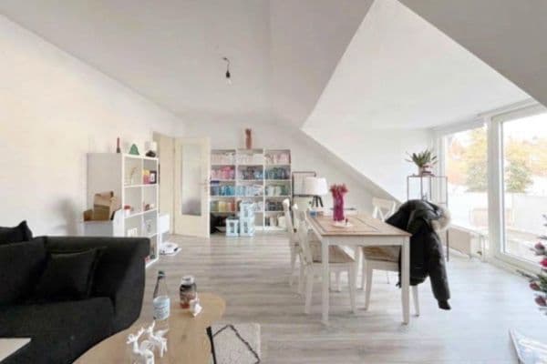 Pronájem bytu 2+1 56 m², Düsseldorf, Severní Porýní-Vestfálsko Pronájem bytu 2+1 56 m², Düsseldorf, Severní Porýní-Vestfálsko