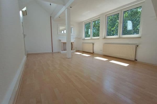 Pronájem bytu 3+1 70 m², Helmholtzplatz 5, Essen Pronájem bytu 3+1 70 m², Helmholtzplatz 5, Essen