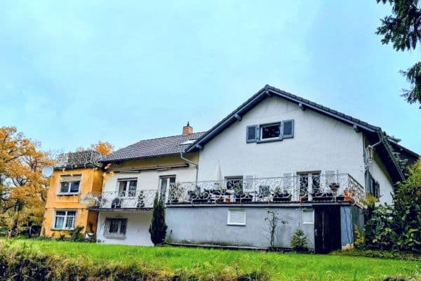 Prodej domu 300 m², pozemek 1.361 m², Alte Hohl 3, Kaiserslautern-Erlenbach, Porýní-Falc Prodej domu 300 m², pozemek 1.361 m², Alte Hohl 3, Kaiserslautern-Erlenbach, Porýní-Falc