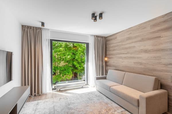 Pronájem bytu 1+kk 37 m², Staropramenná, Praha Pronájem bytu 1+kk 37 m², Staropramenná, Praha