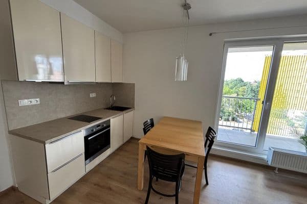 Pronájem bytu 1+kk 42 m², Počernická, Praha Pronájem bytu 1+kk 42 m², Počernická, Praha