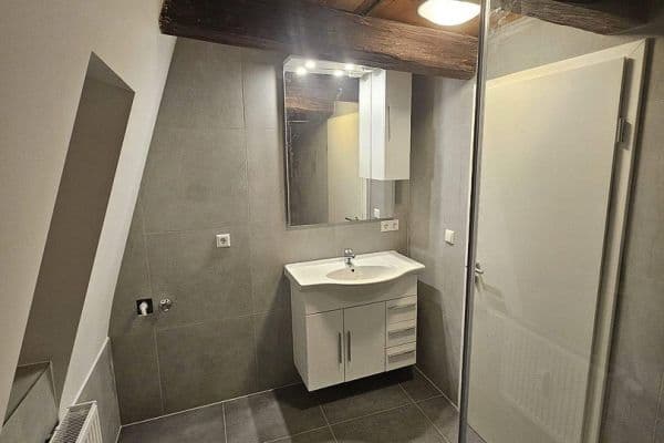 Pronájem bytu 3+1 75 m², Heinrich-Maulick-Straße 53, Mundelsheim Pronájem bytu 3+1 75 m², Heinrich-Maulick-Straße 53, Mundelsheim