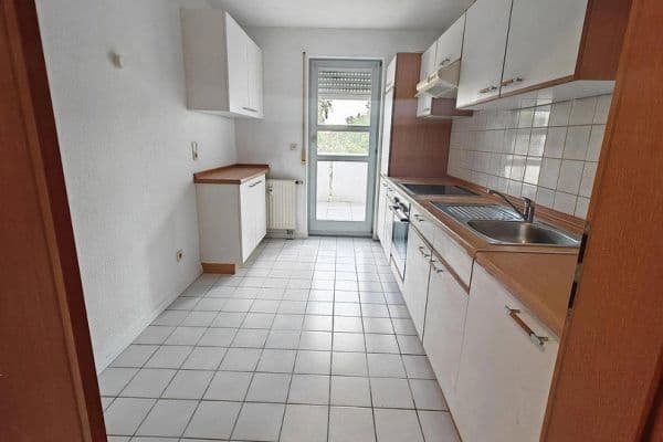 Pronájem bytu 2+1 52 m², Heilbronn, Bádensko-Württembersko Pronájem bytu 2+1 52 m², Heilbronn, Bádensko-Württembersko