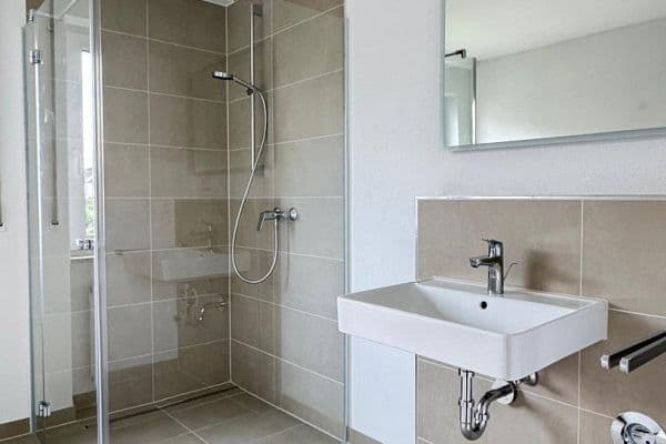 Pronájem bytu 3+1 75 m², Friedrichshafen Pronájem bytu 3+1 75 m², Friedrichshafen