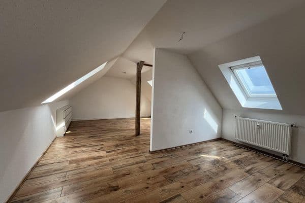 Pronájem bytu 4+1 95 m², Casparistraße 4, Chemnitz, Sasko Pronájem bytu 4+1 95 m², Casparistraße 4, Chemnitz, Sasko