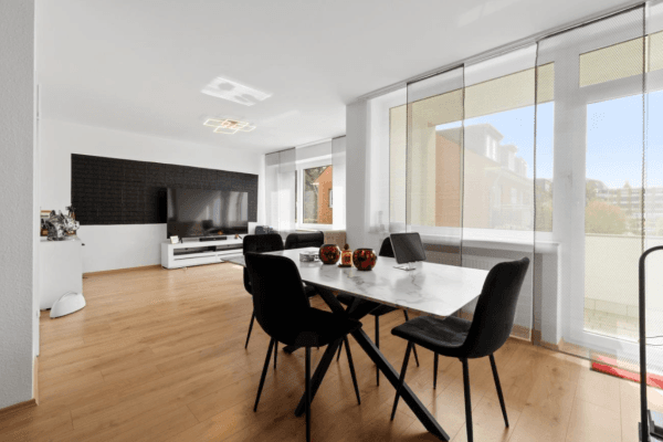 Pronájem bytu 2+1 72 m², Sebastiansweg 12, Düsseldorf, Severní Porýní-Vestfálsko Pronájem bytu 2+1 72 m², Sebastiansweg 12, Düsseldorf, Severní Porýní-Vestfálsko
