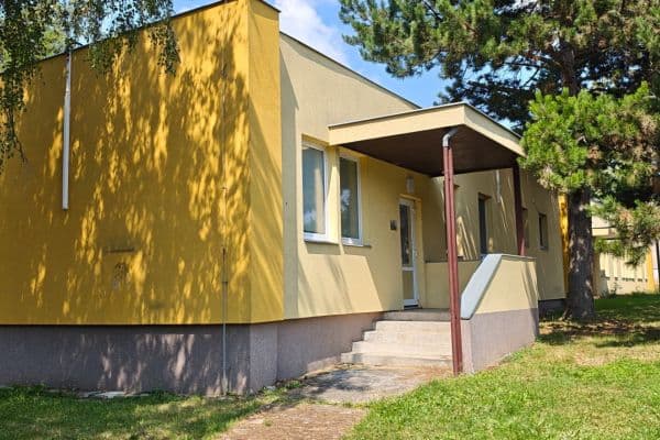 Pronájem kanceláře 590 m², Přátelství, Praha Pronájem kanceláře 590 m², Přátelství, Praha