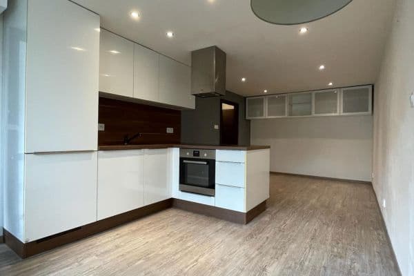 Pronájem bytu 2+kk 44 m², Pospíchalova, Praha Pronájem bytu 2+kk 44 m², Pospíchalova, Praha