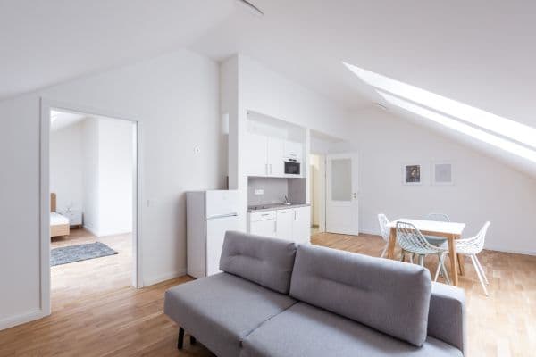 Pronájem bytu 2+kk 70 m², Varšavská, Praha Pronájem bytu 2+kk 70 m², Varšavská, Praha
