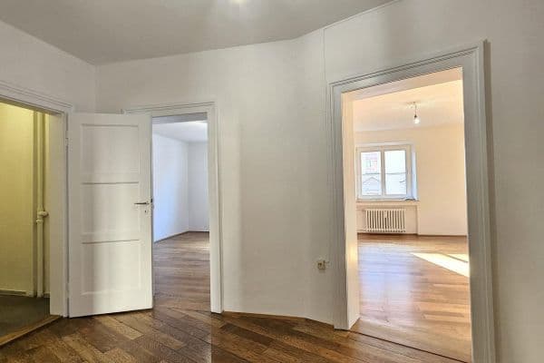 Pronájem bytu 2+1 70 m², Franziskaner Straße 3, München, Bavorsko Pronájem bytu 2+1 70 m², Franziskaner Straße 3, München, Bavorsko